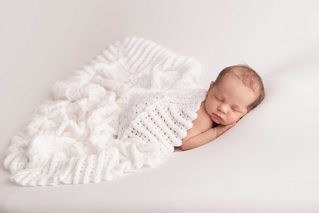 22 tiny toes photography by aggi wimbledon photographer tooting newborn session kingston